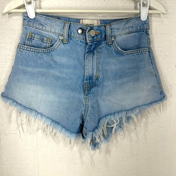 BDG raw hem shorts size 26 - Picture 2 of 8